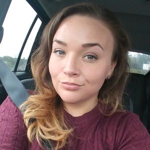 Meet your Posher, Alexandra